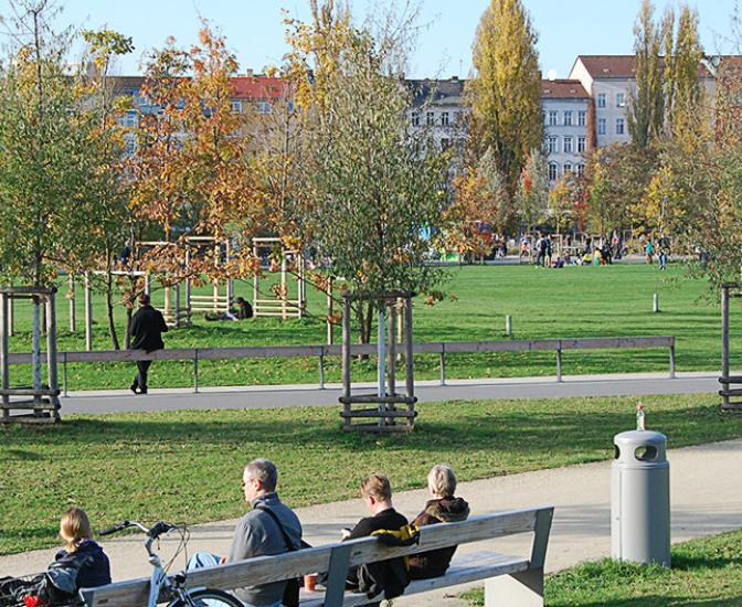 Bundestransferstelle, Blick auf eien Grünfläche