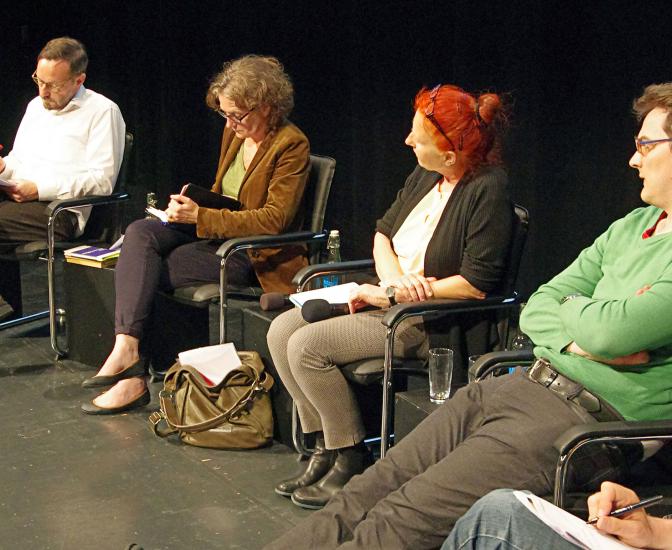 Podium während des Symposiums